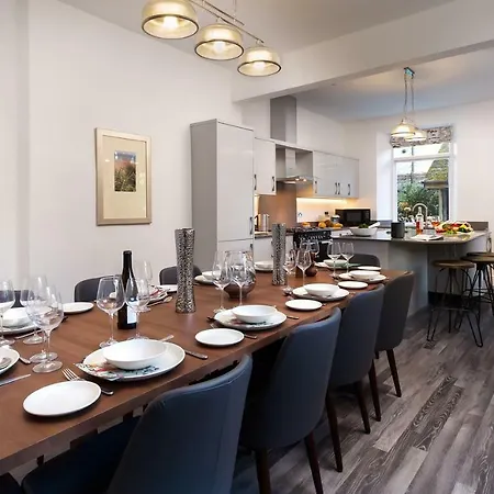 The Firs * Bowness-on-Windermere